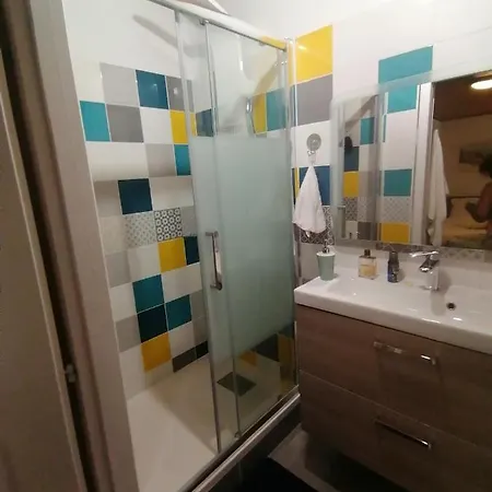 住宿加早餐酒店 Du Jardin Fleuri Saint-Aubin-lès-Elbeuf