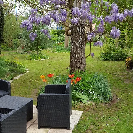 Du Jardin Fleuri Bed & Breakfast Saint-Aubin-les-Elbeuf