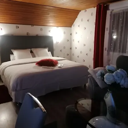 住宿加早餐酒店 Du Jardin Fleuri Saint-Aubin-lès-Elbeuf