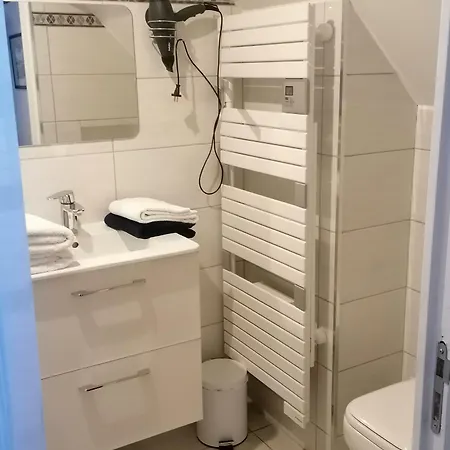 Du Jardin Fleuri 住宿加早餐酒店 3*