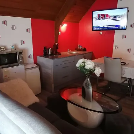 Du Jardin Fleuri 住宿加早餐酒店 Saint-Aubin-lès-Elbeuf