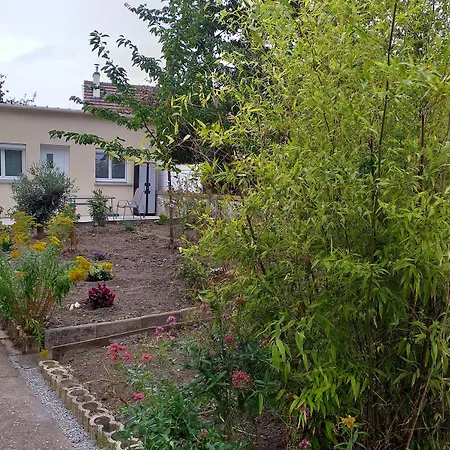 Du Jardin Fleuri 住宿加早餐酒店