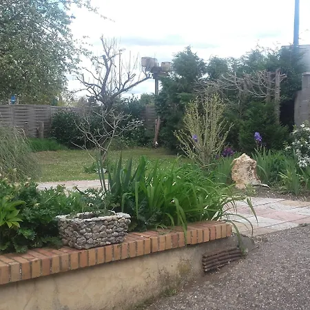 Du Jardin Fleuri Bed & Breakfast Saint-Aubin-les-Elbeuf
