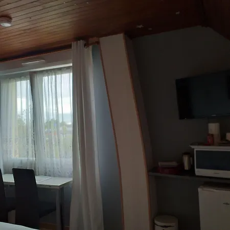 Du Jardin Fleuri Bed & Breakfast 3*