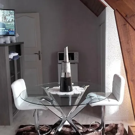 Du Jardin Fleuri 住宿加早餐酒店 3*