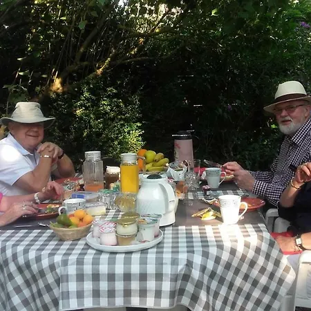 Bed and Breakfast Du Jardin Fleuri Saint-Aubin-lès-Elbeuf