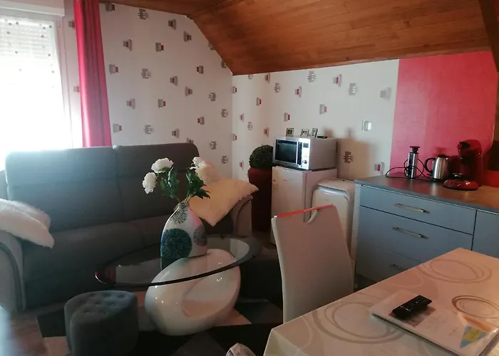 Du Jardin Fleuri Bed & Breakfast