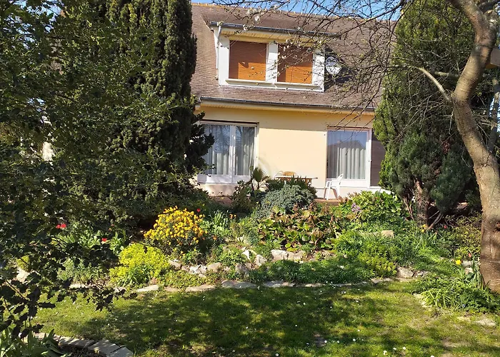 Du Jardin Fleuri Bed & Breakfast