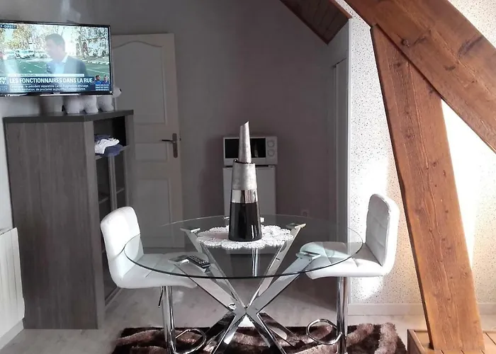 Du Jardin Fleuri Bed & Breakfast 3*